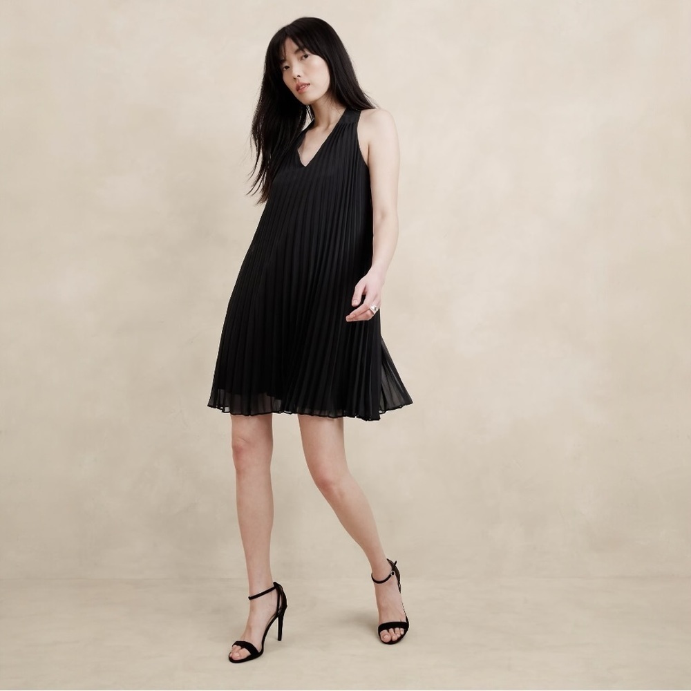 NWT Banana Republic Pleated Mini Dress